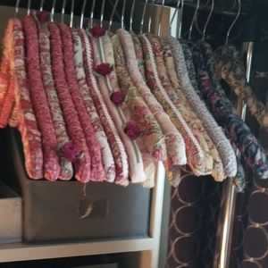 Bundle of (20) Boutique like Fraying fabric hangers.